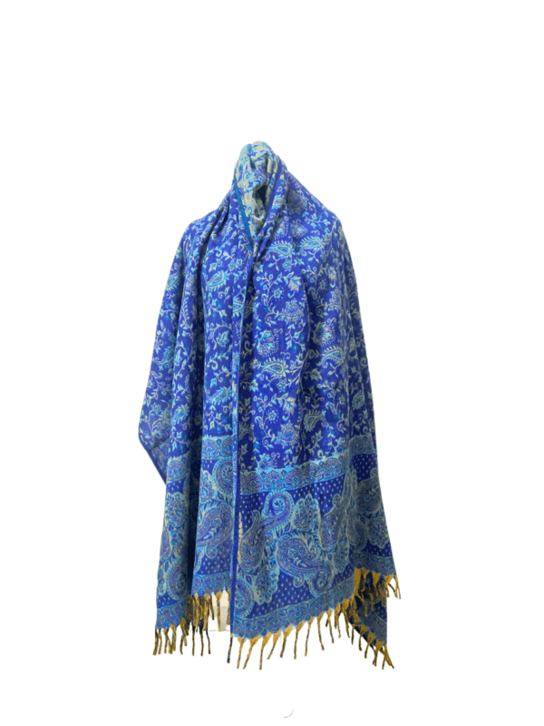 Ladies jacquard shawl